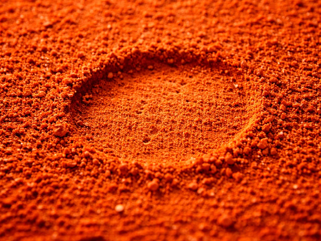 Gros plan sur la surface de terre battue avec empreinte de balle